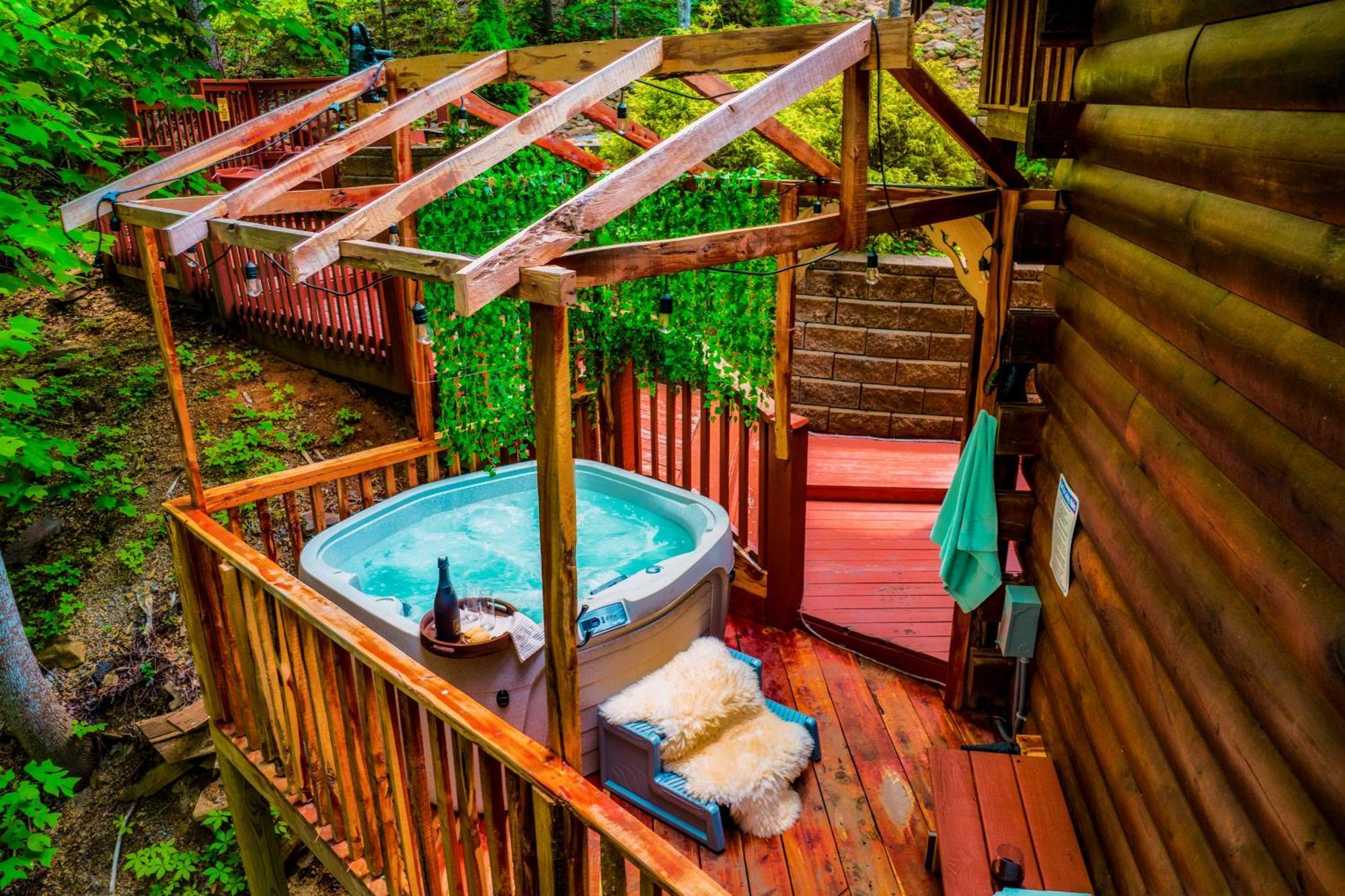 Cabin In A Gated Resort With Seasonal Resort Pool ピジョンフォージ エクステリア 写真